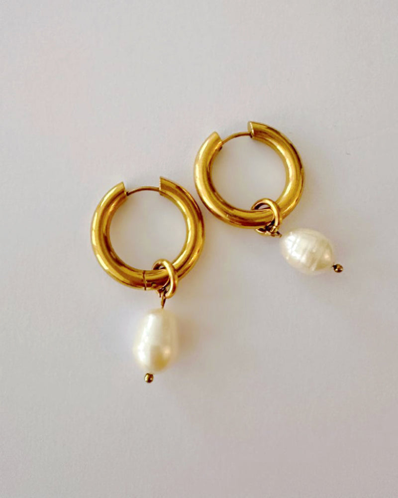 18k Creolen_mit _Süßwasserperlen_elegante_Perlenohrringe_für Damen