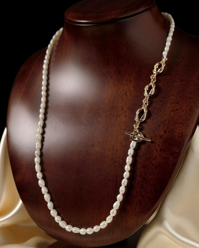 Elegante Süßwasserperlen-Halskette mit 4-6mm perlen und 14k vergoldeten Elementen, handgefertigter Schmuck für Frauen.